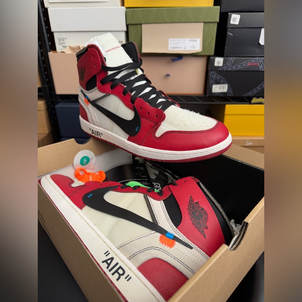 Nike Air Jordan 1 OG x Off-White Chicago - Picture 6 of 16